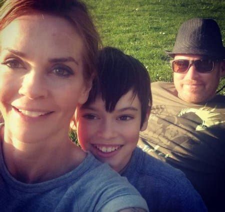 Riverdale Actress’ Nathalie Boltt, Husband, Kids & Net .